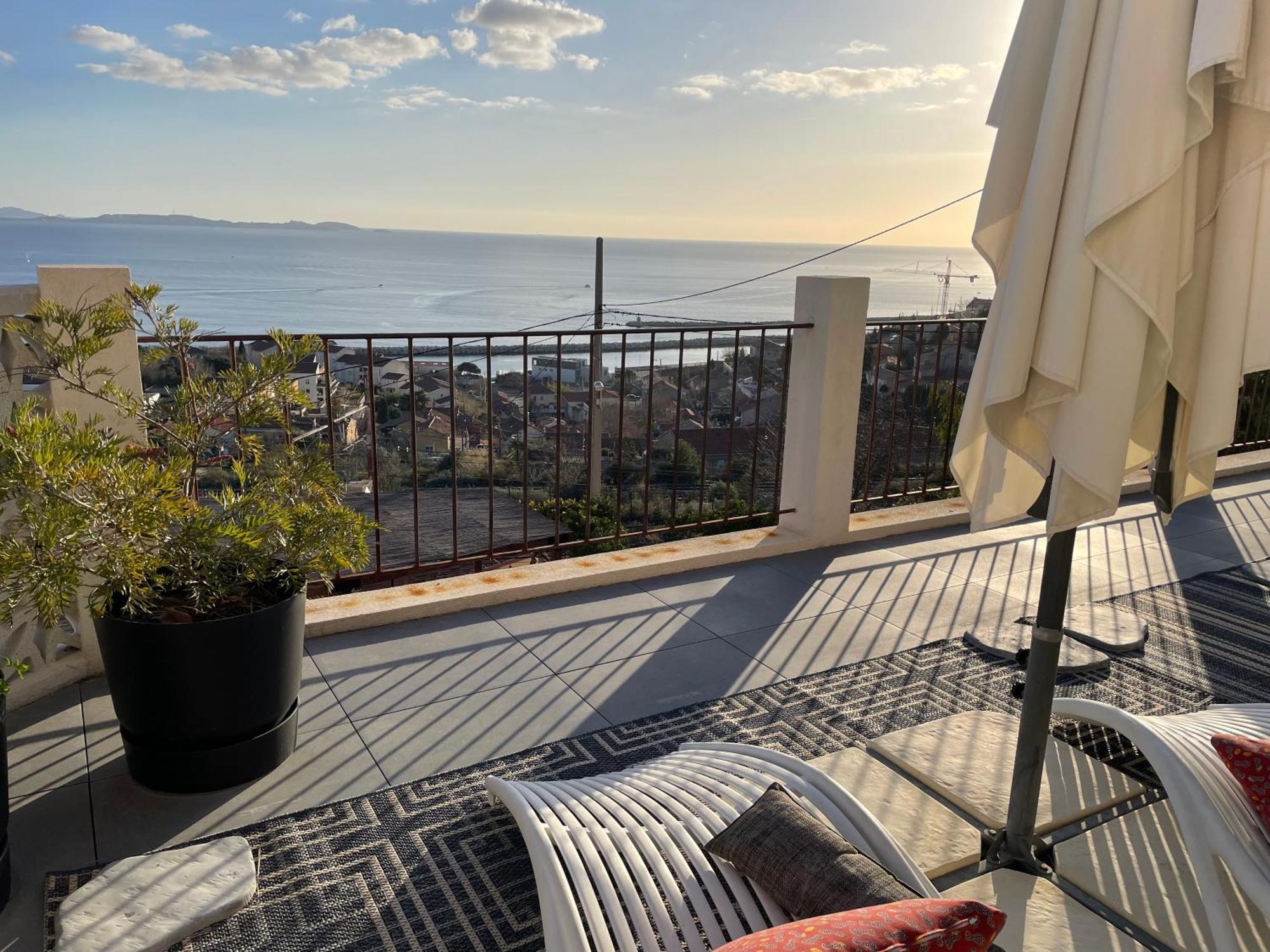 Superbe Terrasse Avec Vue Panoramique Sur La Mer Marseille Extérieur photo